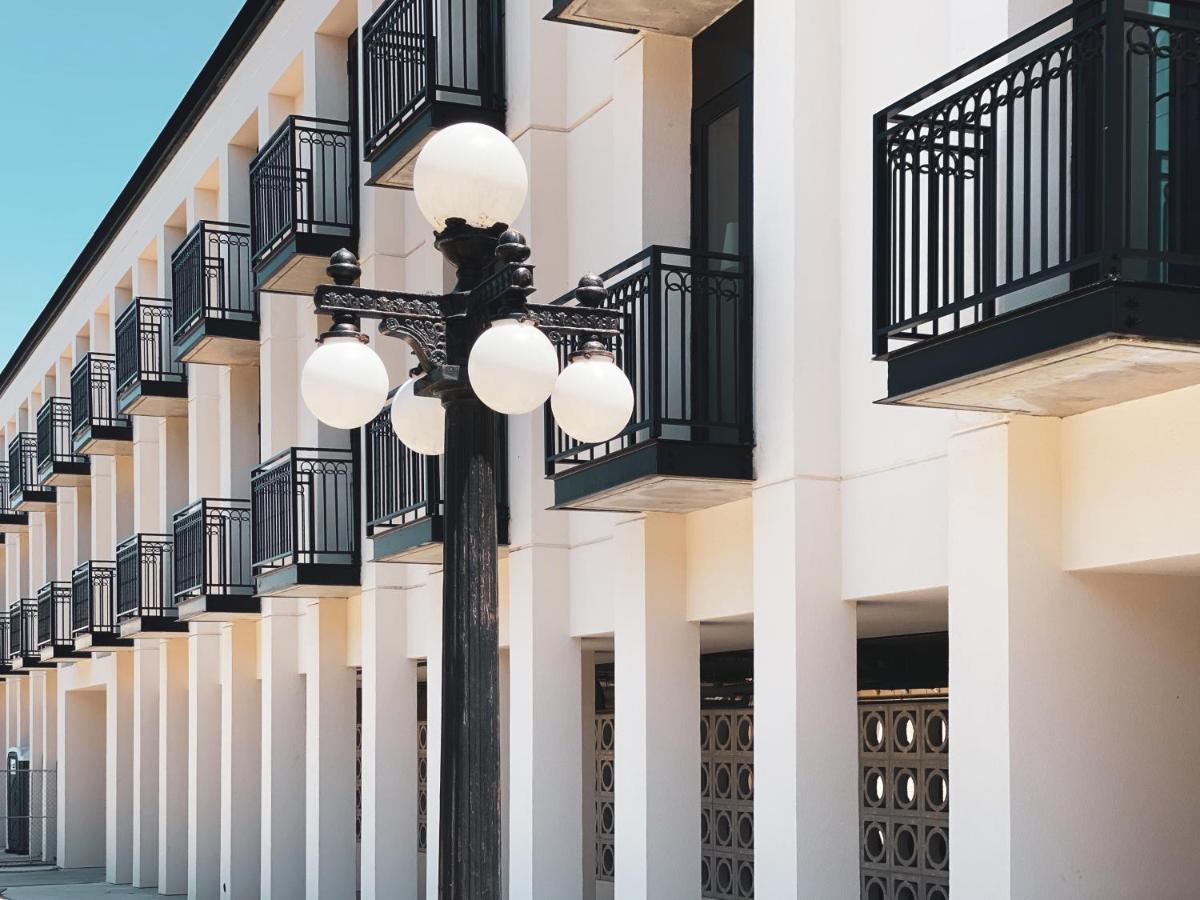Hotel Haya Tampa Exterior photo