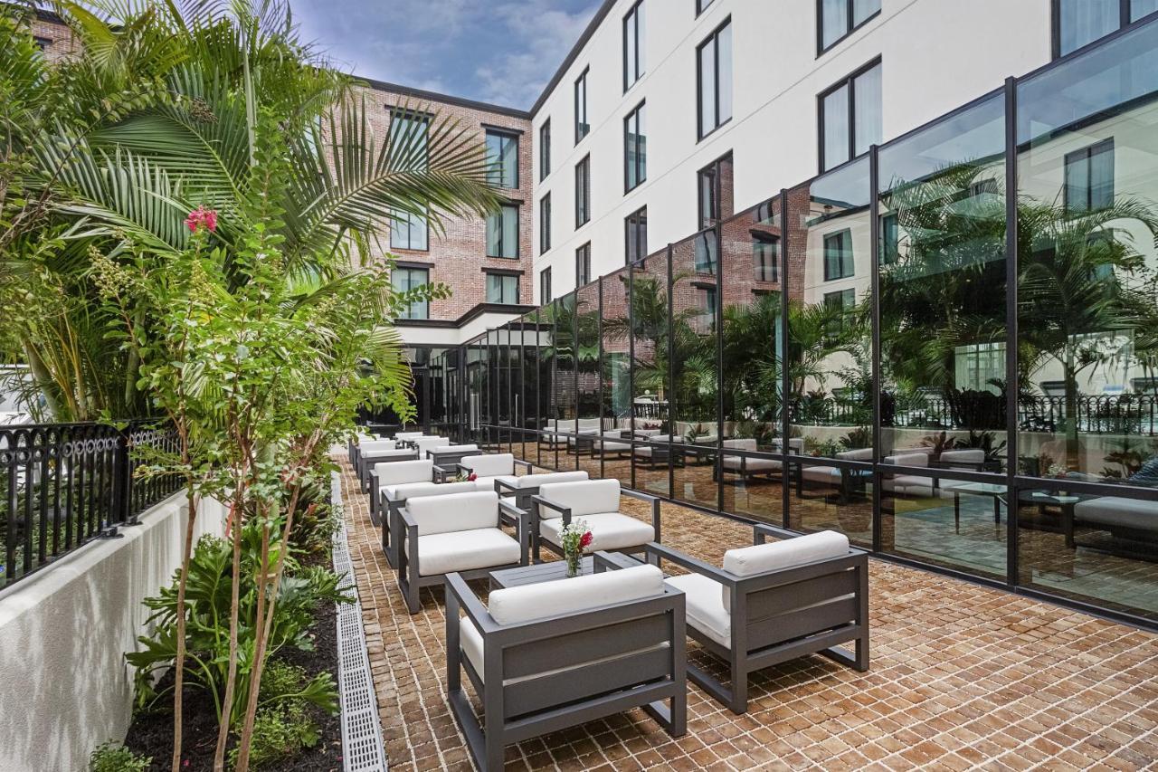 Hotel Haya Tampa Exterior photo
