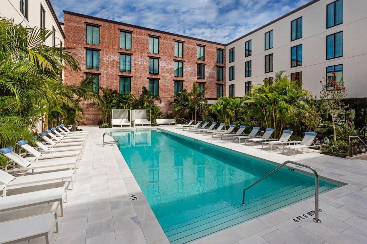 Hotel Haya Tampa Exterior photo