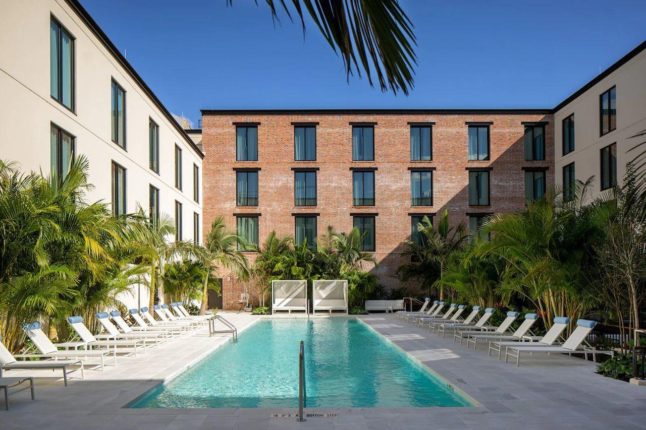 Hotel Haya Tampa Exterior photo