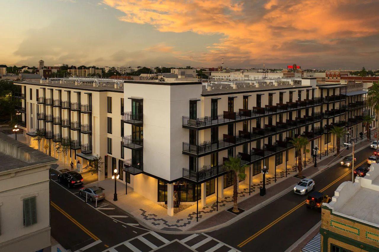 Hotel Haya Tampa Exterior photo