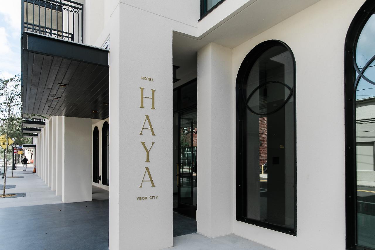 Hotel Haya Tampa Exterior photo