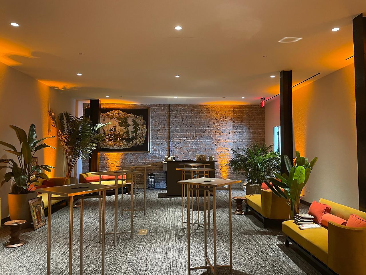 Hotel Haya Tampa Exterior photo