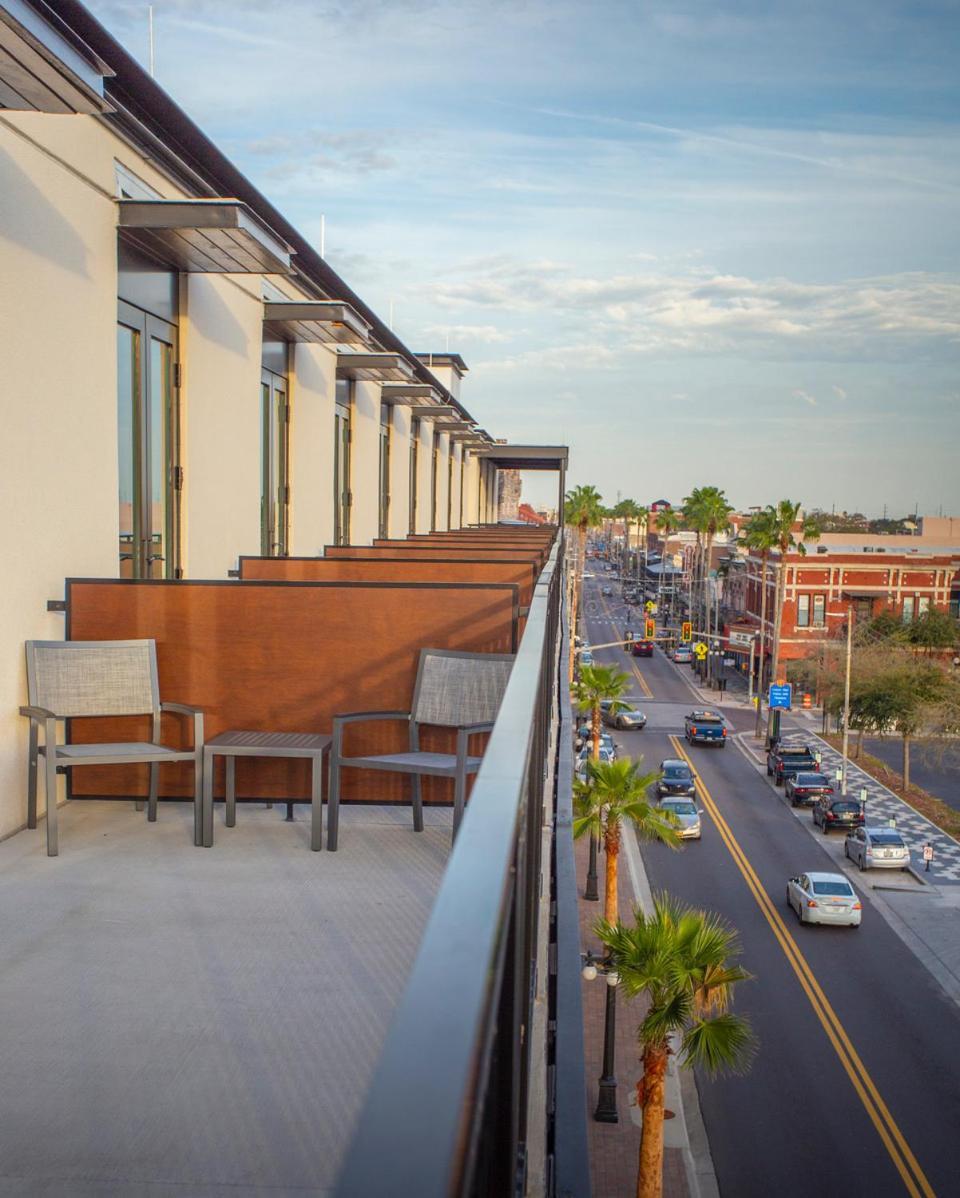 Hotel Haya Tampa Exterior photo